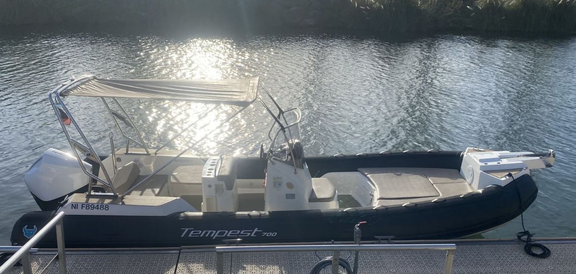 location-bateau-semi-rigide-tempest-700-mandelieu-01-scaled.jpeg